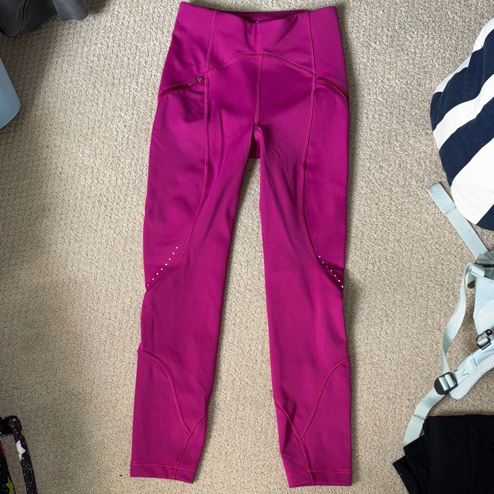 Lululemon size 4 Rain Repellent HR Run tight